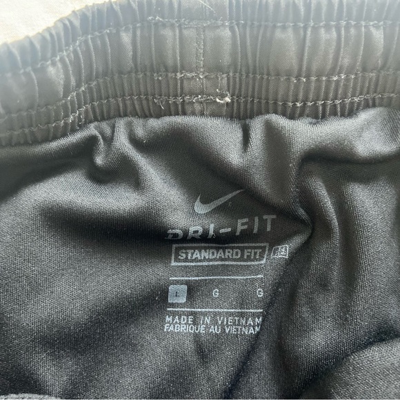 girls nike tempo shorts - Picture 2 of 2